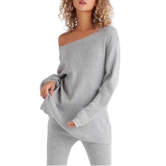 Favorite Daughter Sweaters - Favorite Daughter Off the Shoulder Tunic Sweater Grey Moth Size Medium NWT